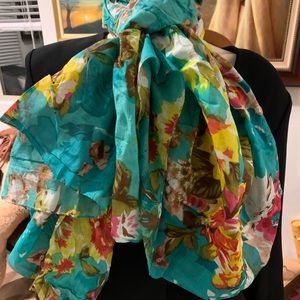 100% cotton scarf multi color. Imported